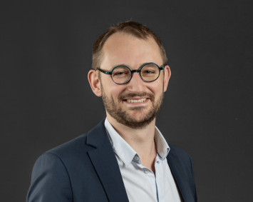 Dr. Loïc Burr